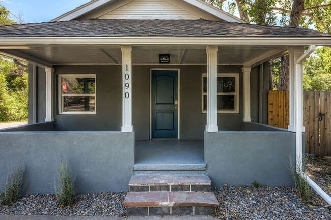 Primary Photo - Wonderful Lakewood Home! Close to Light Rail