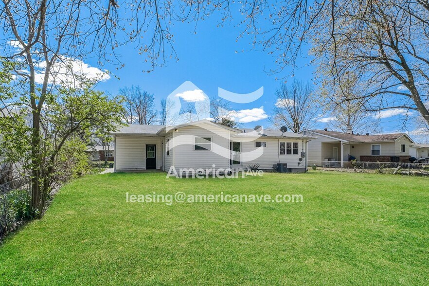 Building Photo - 2275 Cottontail Dr