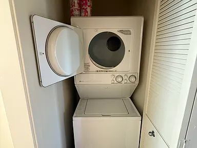 Building Photo - "Chic Urban Living: 2-Bed, 2-Bath Gem on Harrison St in SF!"