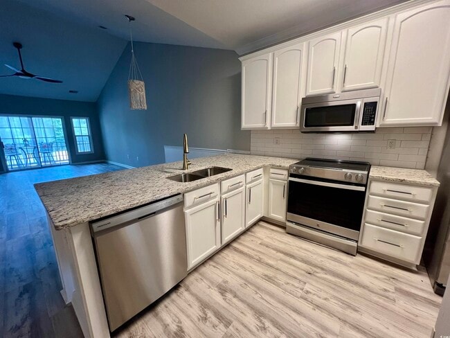 Building Photo - 5834 Longwood Dr