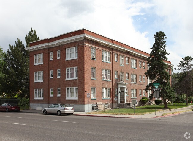 Primary Photo - 203 Eden St N