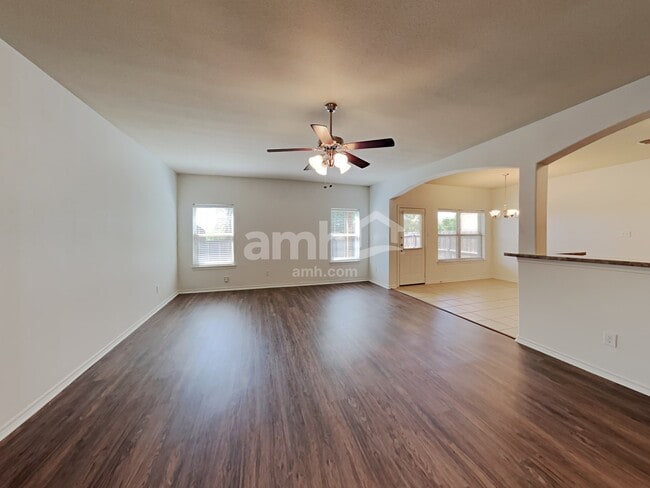 Building Photo - 5564 Thunder Bay Dr