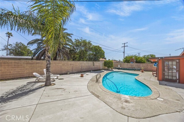 Building Photo - 9417 Mango Ave