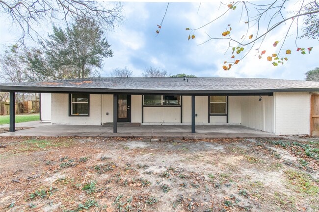 Building Photo - 15411 Sierra Valle Dr