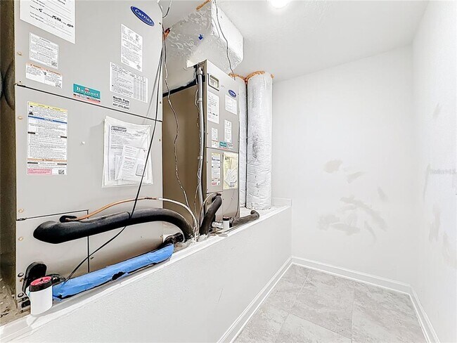 Building Photo - 11939 Satire St