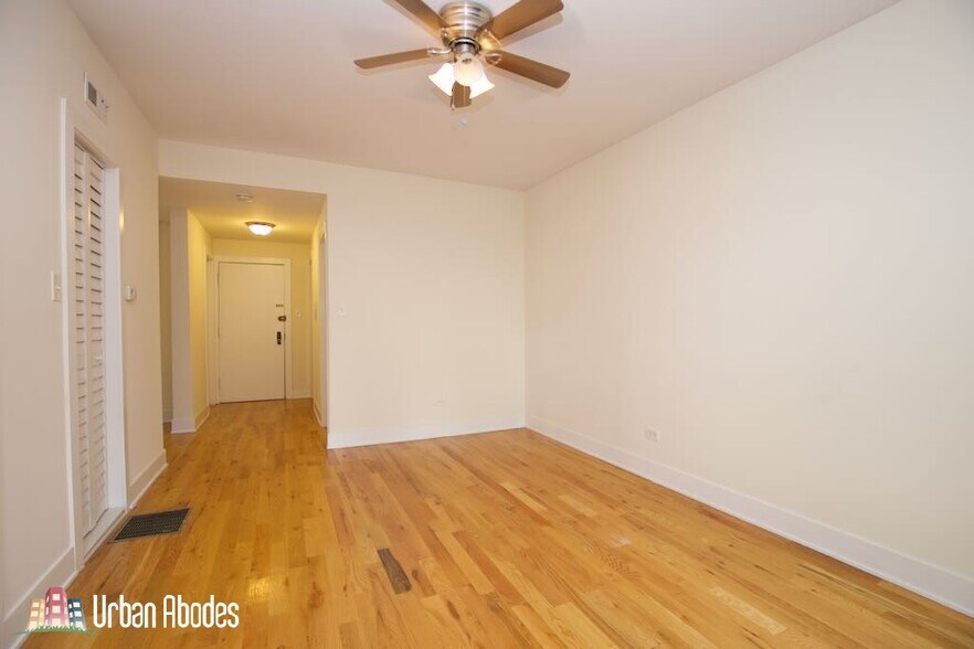 Building Photo - 1448 W Byron St