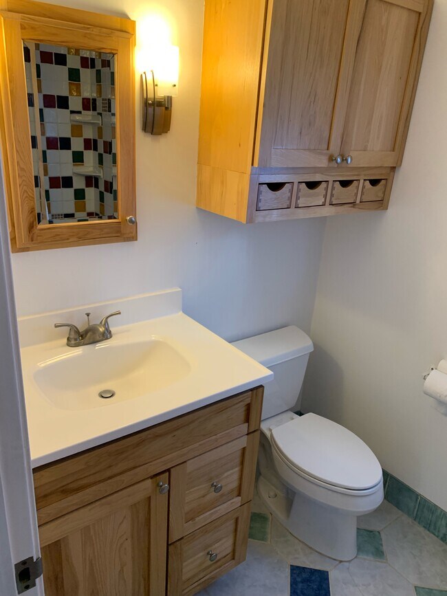 Bathroom sink - 9356 Lamont St