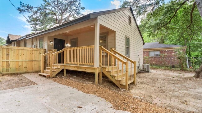 Building Photo - 3602 Carnes Ave