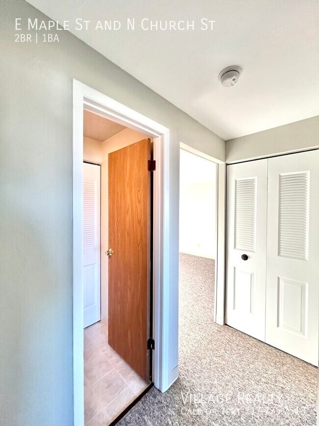 Building Photo - 361 E Maple St