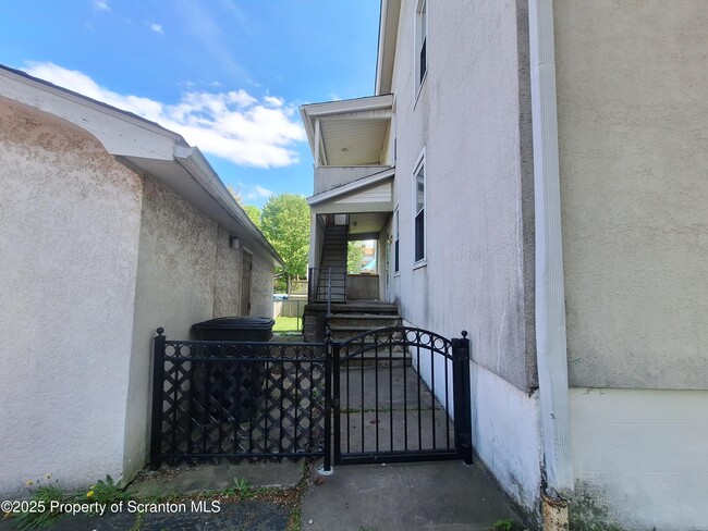 Building Photo - 234 E Drinker St