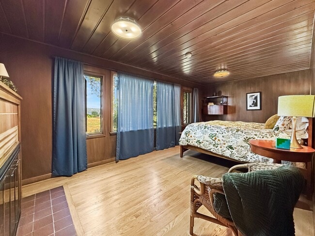 Building Photo - 2209 W Sequim Bay Rd