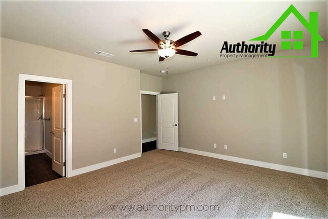 Building Photo - 20231 Ballentine Dr