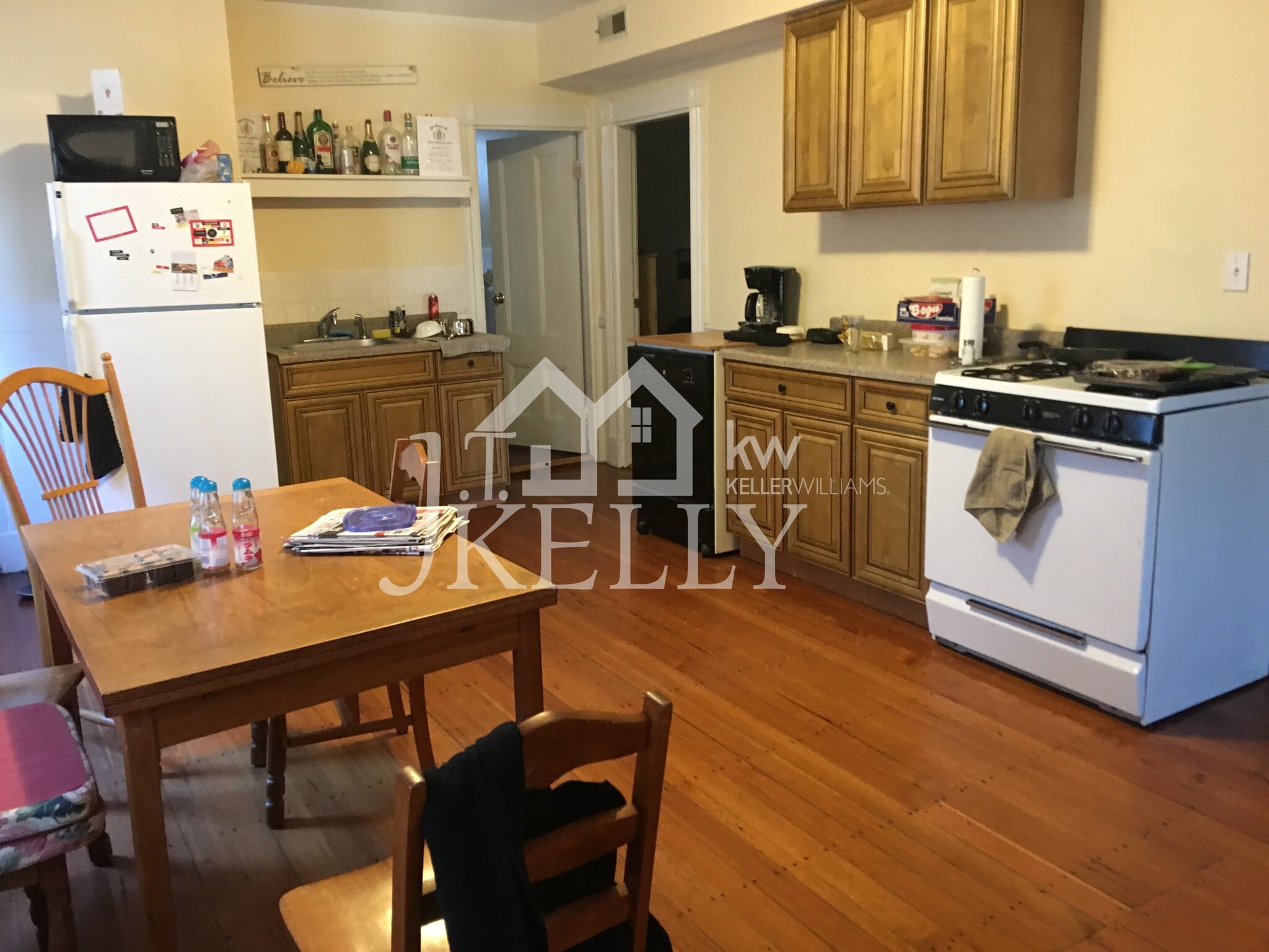 Building Photo - 192 Hillside St