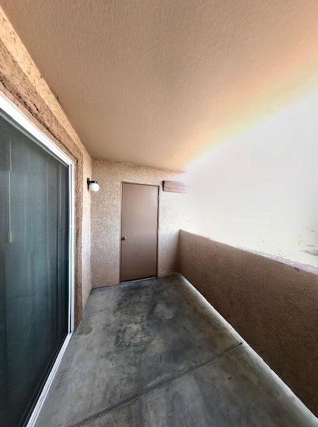 Building Photo - 1 Bedroom Condo located in Gated Community of Copper Palms!