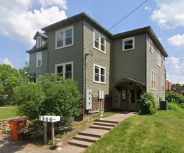 Building Photo - Charming 1-Bed Waterfront Oasis with Scenic Views in Eau Claire! Available NOW