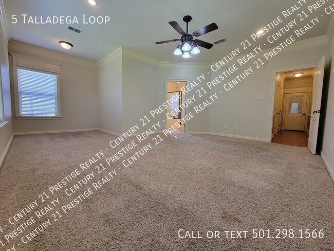Building Photo - 5 Talladega Loop