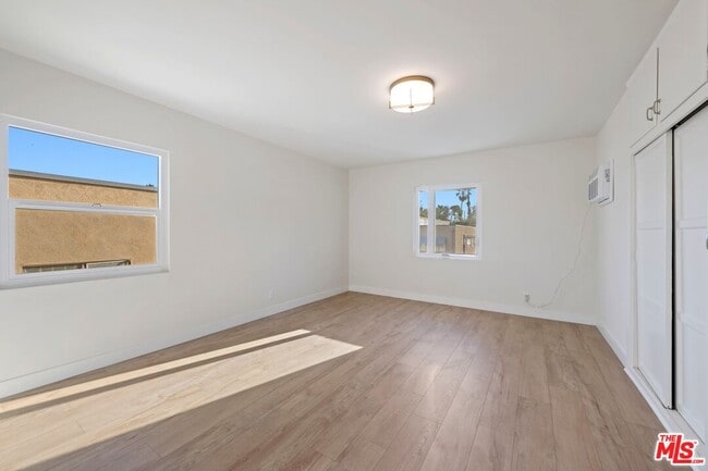 Building Photo - 1252 N Crescent Heights Blvd