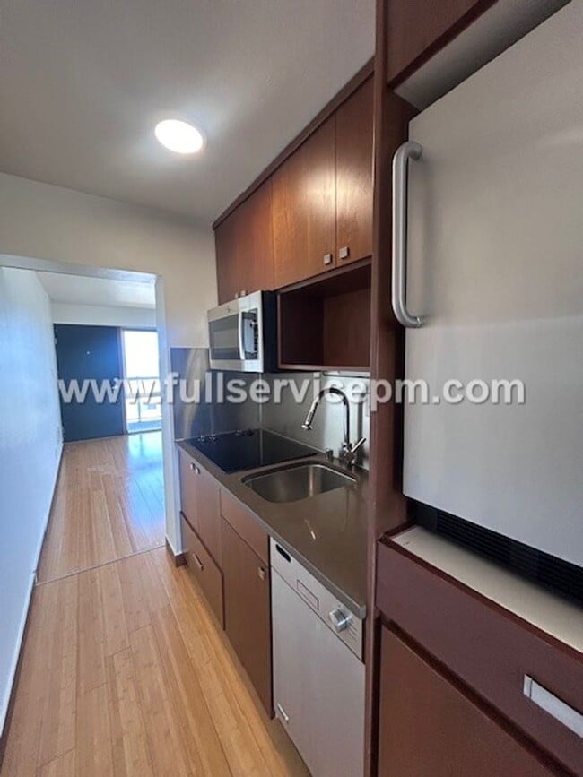 Building Photo - Alki Beach Living! Comfy 1 BD! Puget Sound Views! Super Sunsets!