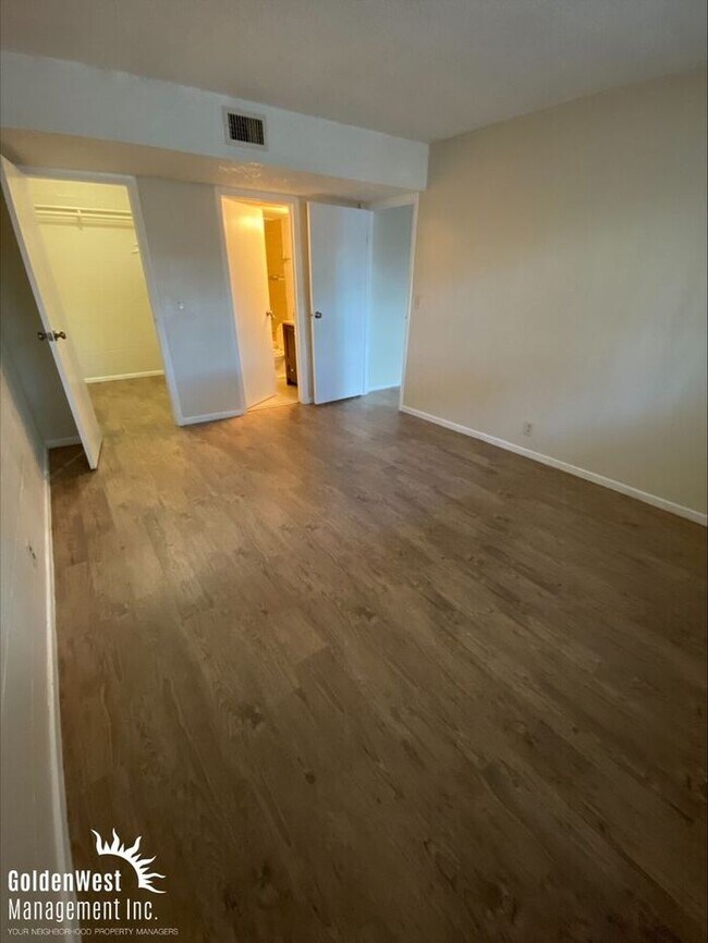 Building Photo - Cozy 1Bdm 1Ba Condo in the Heart of Las Vegas