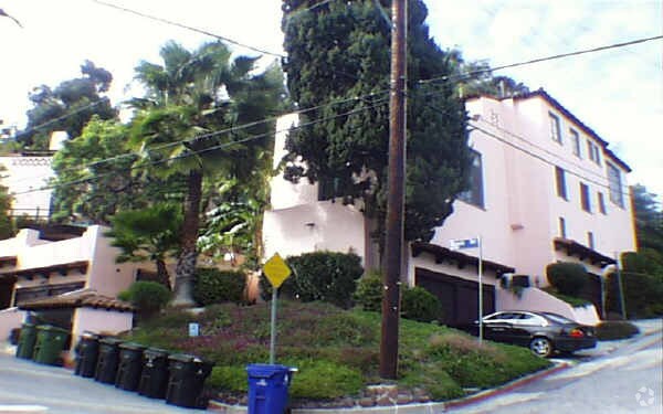 Building Photo - Las Orquideas