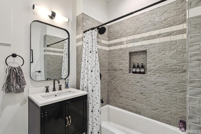 Building Photo - 2856 Sacramento St