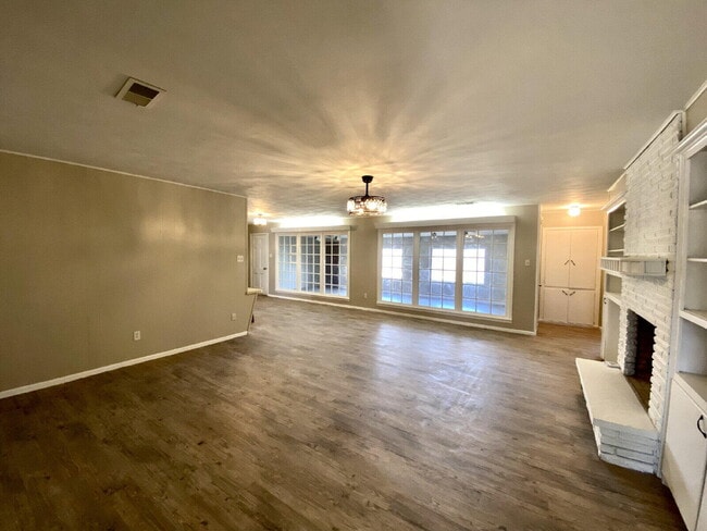 Building Photo - 2134 52nd St