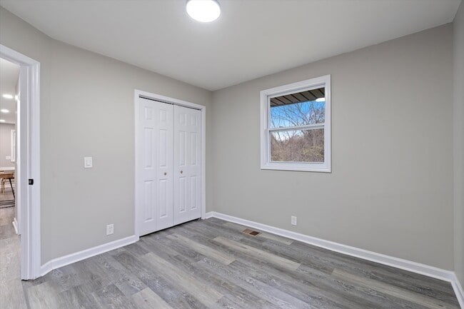 Building Photo - 2589 Bethwood Dr