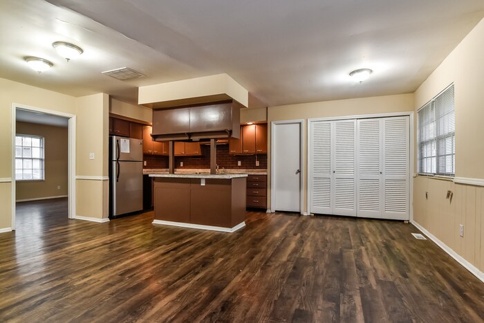 Building Photo - 3232 Bluebell Ln