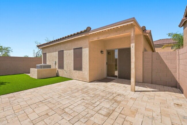 Building Photo - 7500 E Deer Valley Rd