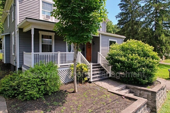 Building Photo - 505 B St