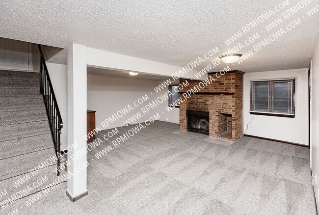 Building Photo - 1020 Williams St