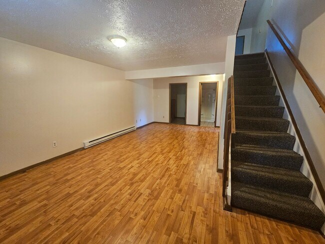 Building Photo - 4790 Sunnybrook Rd