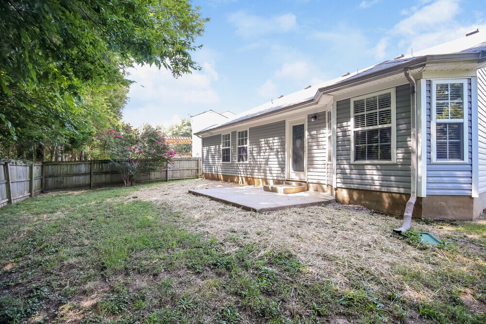 Building Photo - 7375 Ole Nottingham Dr