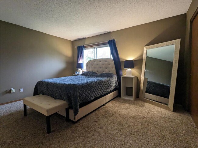 Building Photo - 1205 63rd Ln