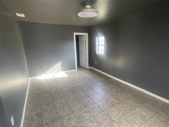 Building Photo - 621 Nowahy Ave