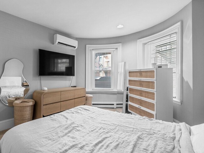 Building Photo - 19 Greenwich Pk