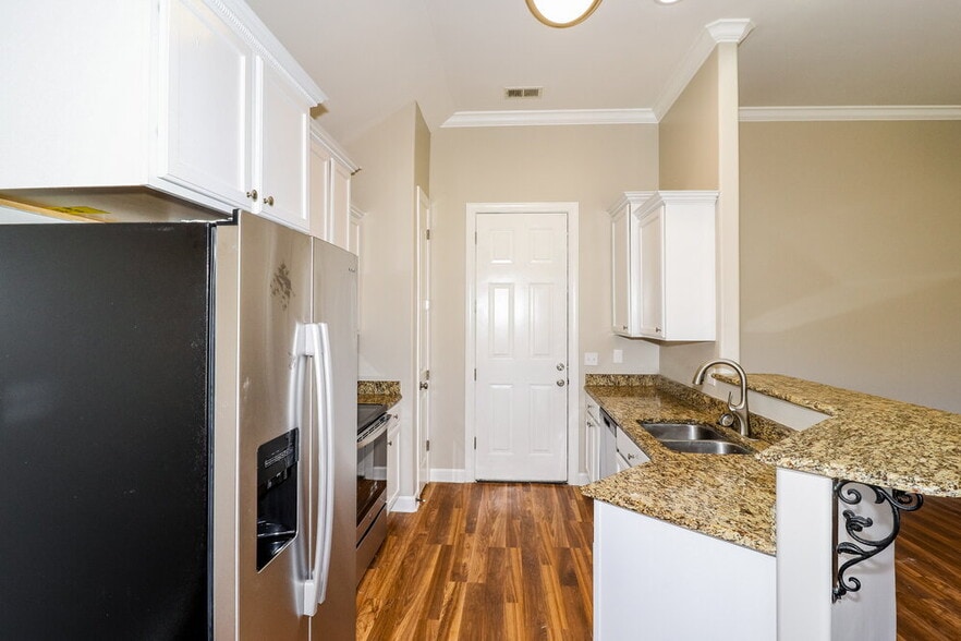 Building Photo - 1386 Sawmill Creek Ln