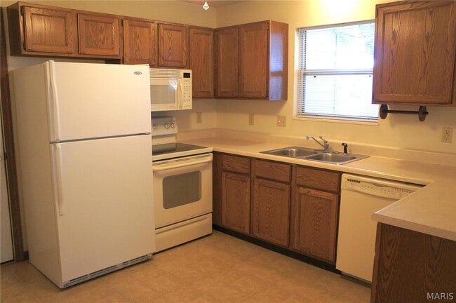 Building Photo - 1631 Thunderbird Ln