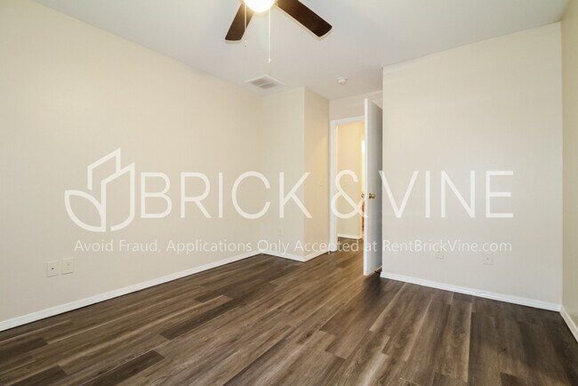 Building Photo - Pet-friendly house in Hope Crossing