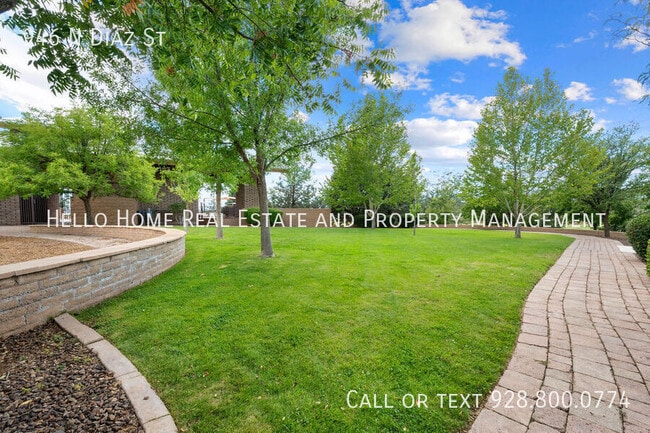 Building Photo - 946 N Diaz St