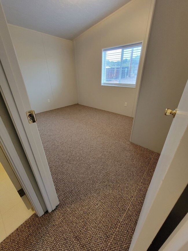 Building Photo - For Rent – 3 Bedroom, 2 Bath Home Near Old...