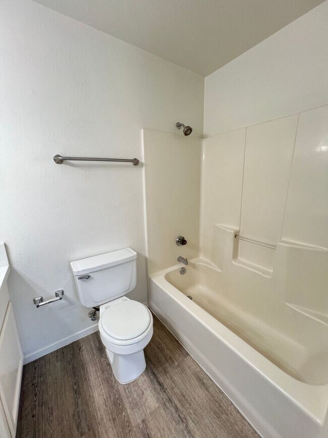 Building Photo - 8600 Lyn River Ct