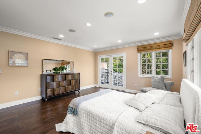 Building Photo - 9023 Alto Cedro Dr