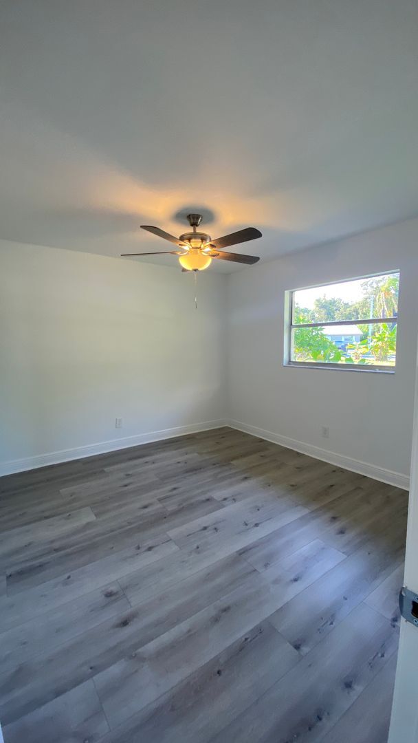 Building Photo - Beautifully Renovated 3/2 Villa in West Br...