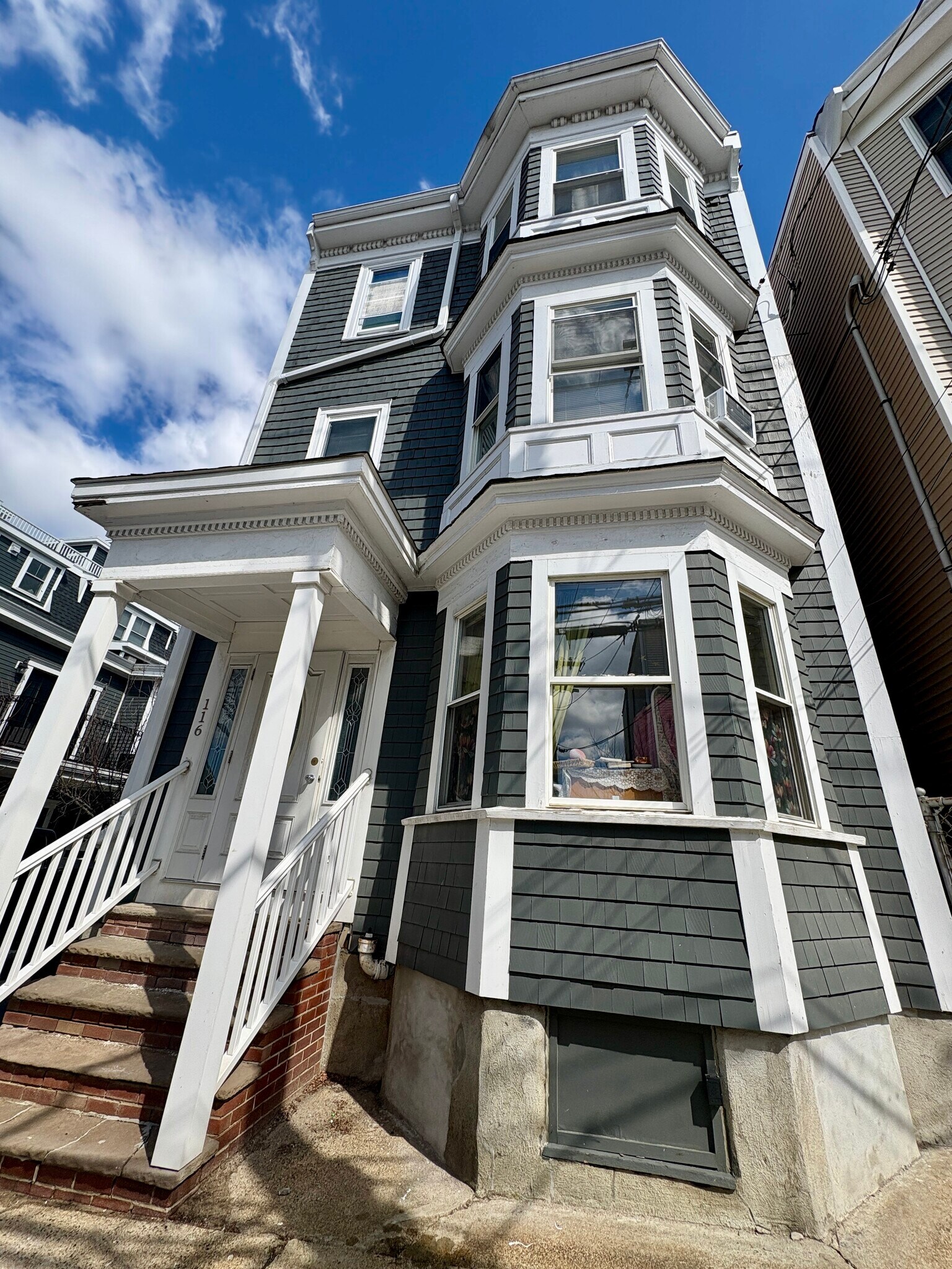 Building Photo - 116 Webster St