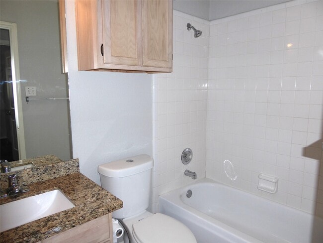 Building Photo - 6418 New World Dr