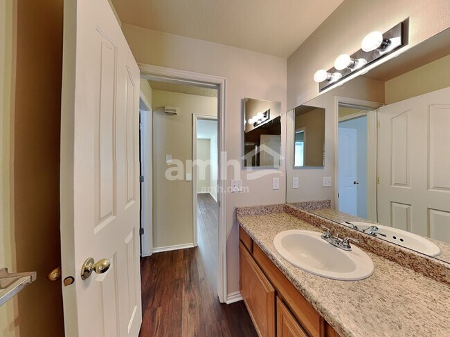 Building Photo - 4445 S Wakeport Bay