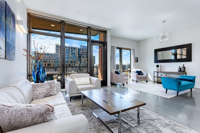 Building Photo - FULLY FURNISHED LUXURY DOWNTOWN LIVING AT ...