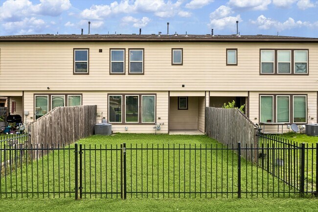 Building Photo - 3404 Orch Brg Ln