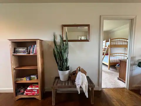 Building Photo - 1180 Mt Lebanon Rd